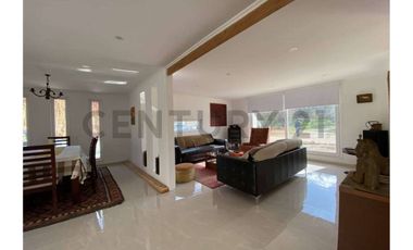 Moderna casa en parcela consolidado condominio