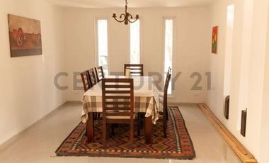 Moderna casa en parcela consolidado condominio