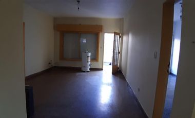 PH  3 AMB AL FONDO CON COCHERA PASANTE PROPIA y AMPLIO GARAJE