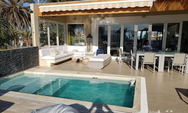 MODERNA CASA EN VENTA CON 6 DORMITORIOS CON PISCINA EN PARACAS