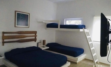 MODERNA CASA EN VENTA CON 6 DORMITORIOS CON PISCINA EN PARACAS