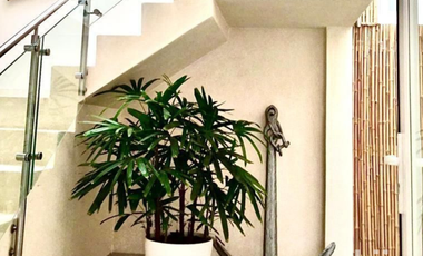 MODERNA CASA EN VENTA CON 6 DORMITORIOS CON PISCINA EN PARACAS