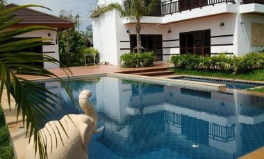 Luxury Pool Villa for Sale! 4 Bed 3 bath Big Pool Near the Beach. Price at 8,650,000 THB.