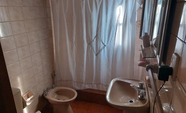 CASA DOS PLANTAS 5 AMBIENTES CON PISCINA