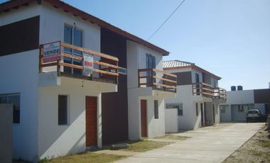 Casa en venta - 2 dormitorios 1 baño - 60mts2 - Mar Del Tuyu