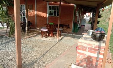 VENDO O PERMUTO FINCA 1669 m² ,Arboles Frutales, segura, cómoda, vista excelente y clima. A  Solo 15 Minutos del hospital de Jamundí. Cod V7513