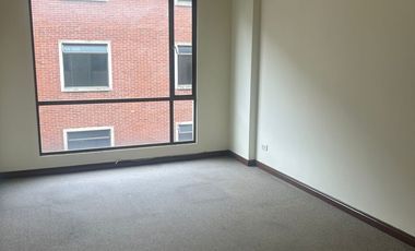 oficina en arriendo en lago gaitan. Cod A6993801