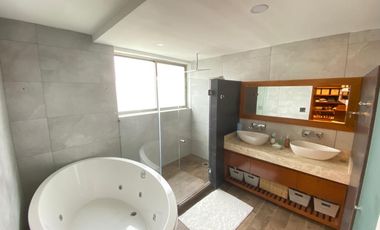 Casa con 5 recamaras en Cancun en venta