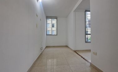 apartamento en arriendo en prados del este. Cod A26684