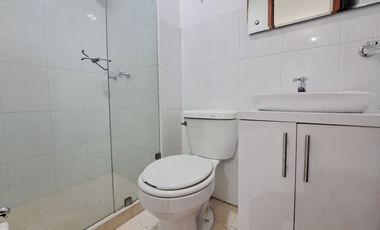 apartamento en arriendo en prados del este. Cod A26684