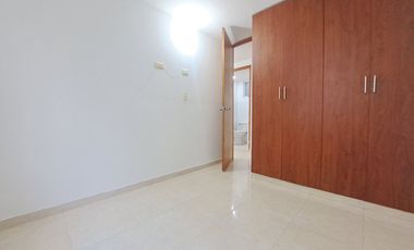 apartamento en arriendo en prados del este. Cod A26684