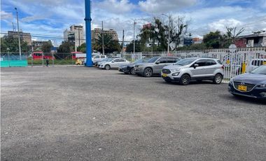 SE VENDE  LOTE-PARQUEADERO EN BOGOTA