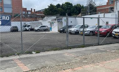 SE VENDE  LOTE-PARQUEADERO EN BOGOTA