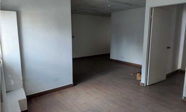 ALQUILO LOCAL EN VIA BRASIL SEGUNDO PISO  147 M2