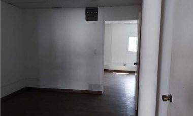 ALQUILO LOCAL EN VIA BRASIL SEGUNDO PISO  147 M2