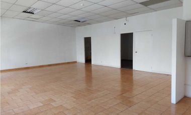 ALQUILO LOCAL EN VIA BRASIL SEGUNDO PISO  147 M2