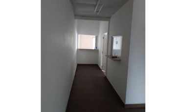 ALQUILO LOCAL EN VIA BRASIL SEGUNDO PISO  147 M2