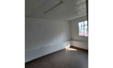 ALQUILO LOCAL EN VIA BRASIL SEGUNDO PISO  147 M2