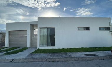 CASA DE UNA PLANTA EN RENTA EN REAL MANDINGA | ARLETTE FLORES