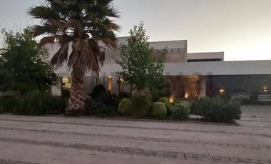 Se vende casa en Club de Golf Las Araucarias, Buin