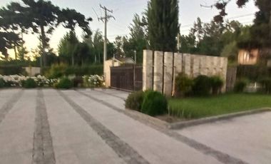 Se vende casa en Club de Golf Las Araucarias, Buin