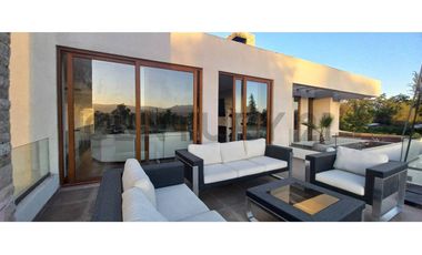 Se vende casa en Club de Golf Las Araucarias, Buin