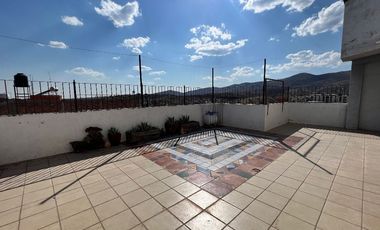Casa en VENTA de 5 recámaras con terraza Lomas de Marfil en Guanajuato Gto