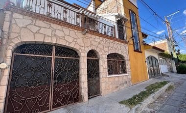 Casa en VENTA de 5 recámaras con terraza Lomas de Marfil en Guanajuato Gto