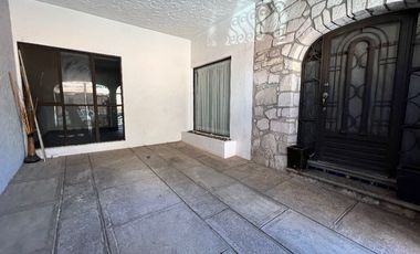 Casa en VENTA de 5 recámaras con terraza Lomas de Marfil en Guanajuato Gto