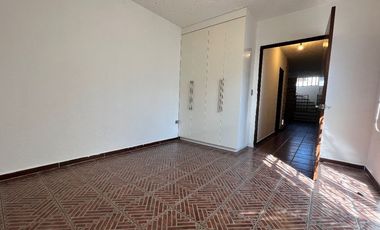 Casa en VENTA de 5 recámaras con terraza Lomas de Marfil en Guanajuato Gto