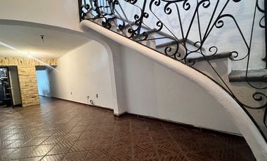 Casa en VENTA de 5 recámaras con terraza Lomas de Marfil en Guanajuato Gto