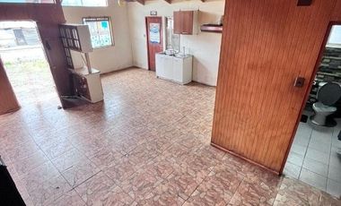 Amplia y acogedora Casa con 2 Deptos, en venta en Coihaique