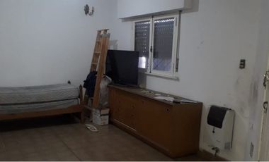 CASA DE DOS AMBIENTES CON PATIO Y TERRAZA
