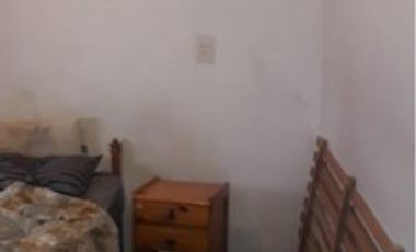 CASA DE DOS AMBIENTES CON PATIO Y TERRAZA