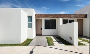 Casa en Venta al Norte, de una planta, Residencial ZARZALES,  Jesús María