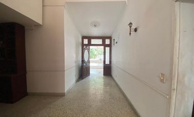 casa en venta en barrio blanco. Cod V7059