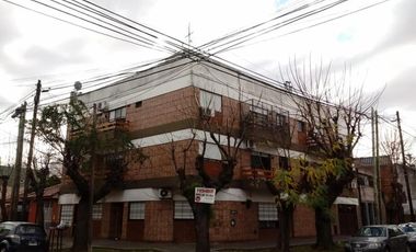 DEPARTAMENTO 2 AMBIENTES CON COCHERA