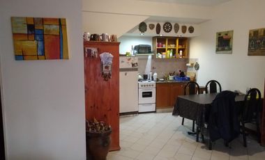DEPARTAMENTO 2 AMBIENTES CON COCHERA