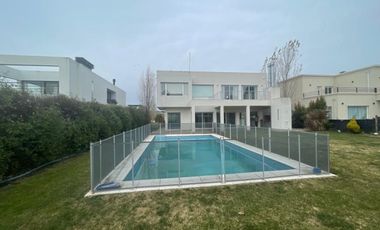 Casa en Alquiler Barrio Privado Arenas del Sur
