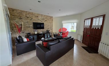 Casa en Venta - Barrio Cerrado - Calidad de Construcción