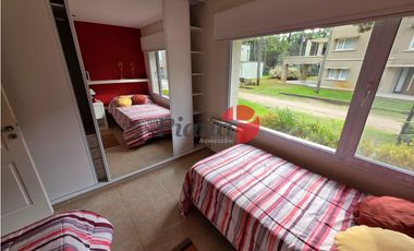 Casa en Venta - Barrio Cerrado - Calidad de Construcción