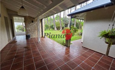 Casa en Venta - Barrio Cerrado - Calidad de Construcción