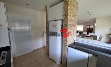 Casa en Venta - Barrio Cerrado - Calidad de Construcción