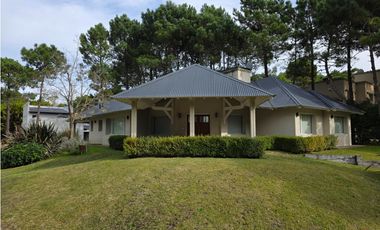 Casa en Venta - Barrio Cerrado - Calidad de Construcción