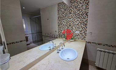 Casa en Venta - Barrio Cerrado - Calidad de Construcción