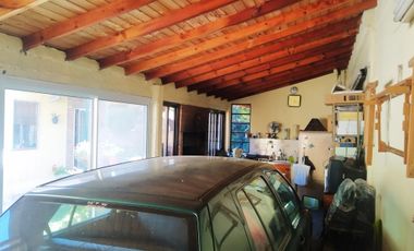 CASA 2 DORMITORIOS, GARAGE, AMPLIO PATIO