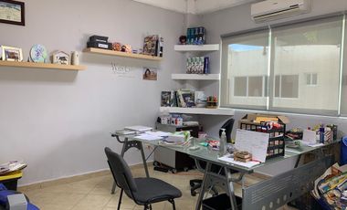 Terreno comercial, construido originalmente para escuela