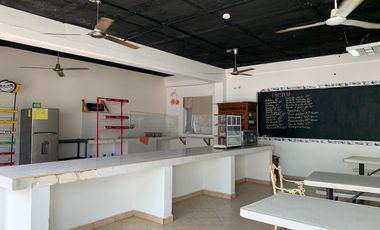 Terreno comercial, construido originalmente para escuela