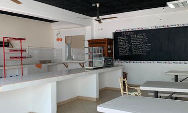 Terreno comercial, construido originalmente para escuela