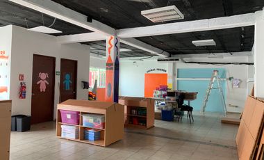 Terreno comercial, construido originalmente para escuela